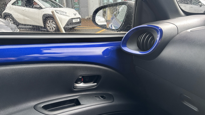 Toyota Aygo X 1.0 VVT-i Edge 5dr Auto Petrol Hatchback